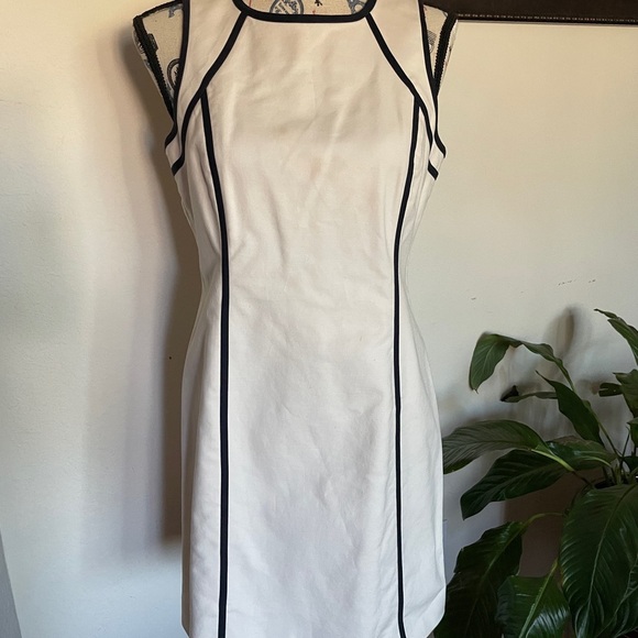 Michael Kors Collection Sheath Dress with Black Trim - Size 8P - Picture 1 of 12